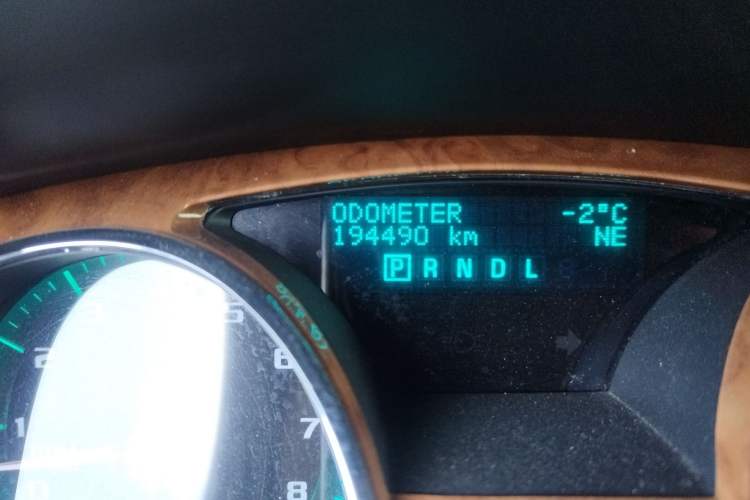Used Buick Enclave 2010 3.6L Elite Edition Odometer Close Up