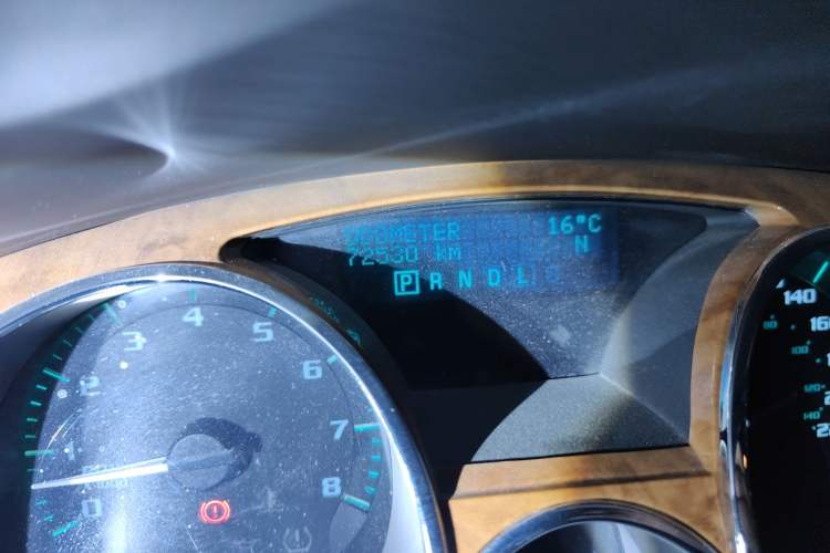Used Buick Enclave 2010 3.6L Elite Edition Odometer Close Up