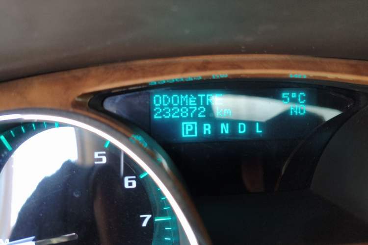 Used Buick Enclave 2010 3.6L Elite Edition Odometer Close Up