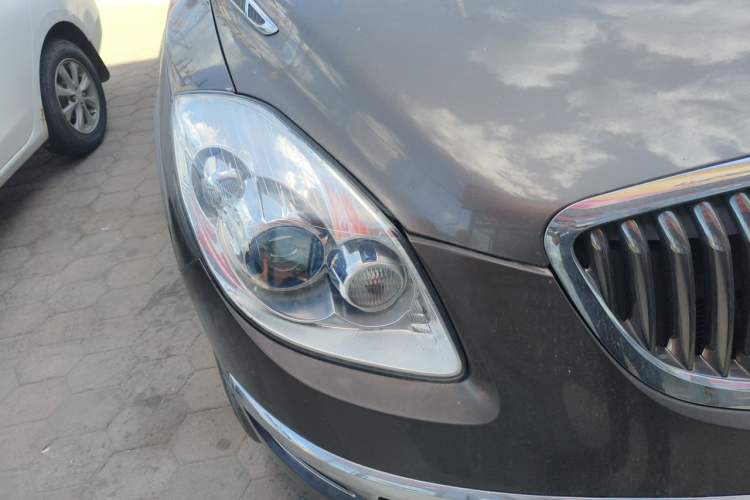 Used Buick Enclave 2010 3.6L Flagship Edition Right Front Headlight