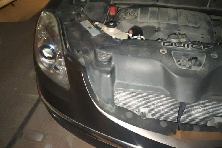 Used Buick Enclave 2010 3.6L Elite Edition Right Front Headlight