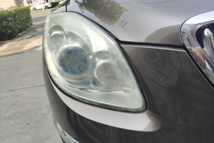 Used Buick Enclave 2010 3.6L Elite Edition Right Front Headlight