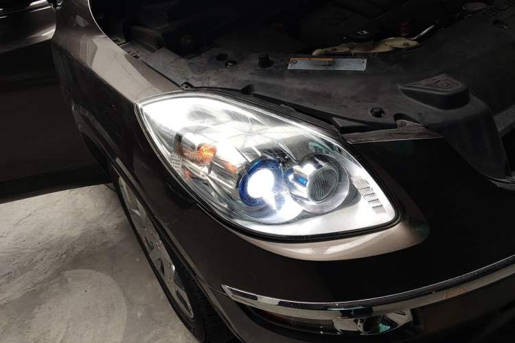 Used Buick Enclave 2010 3.6L Flagship Edition Right Front Headlight