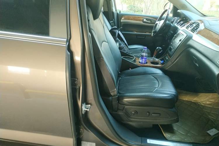 Used Buick Enclave 2010 3.6L Elite Edition Right Front Seat
