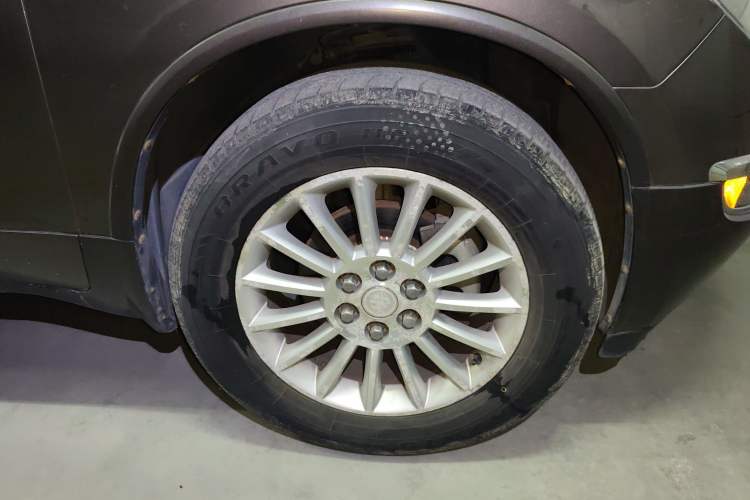 Used Buick Enclave 2010 3.6L Flagship Edition Right Front Wheel Hub