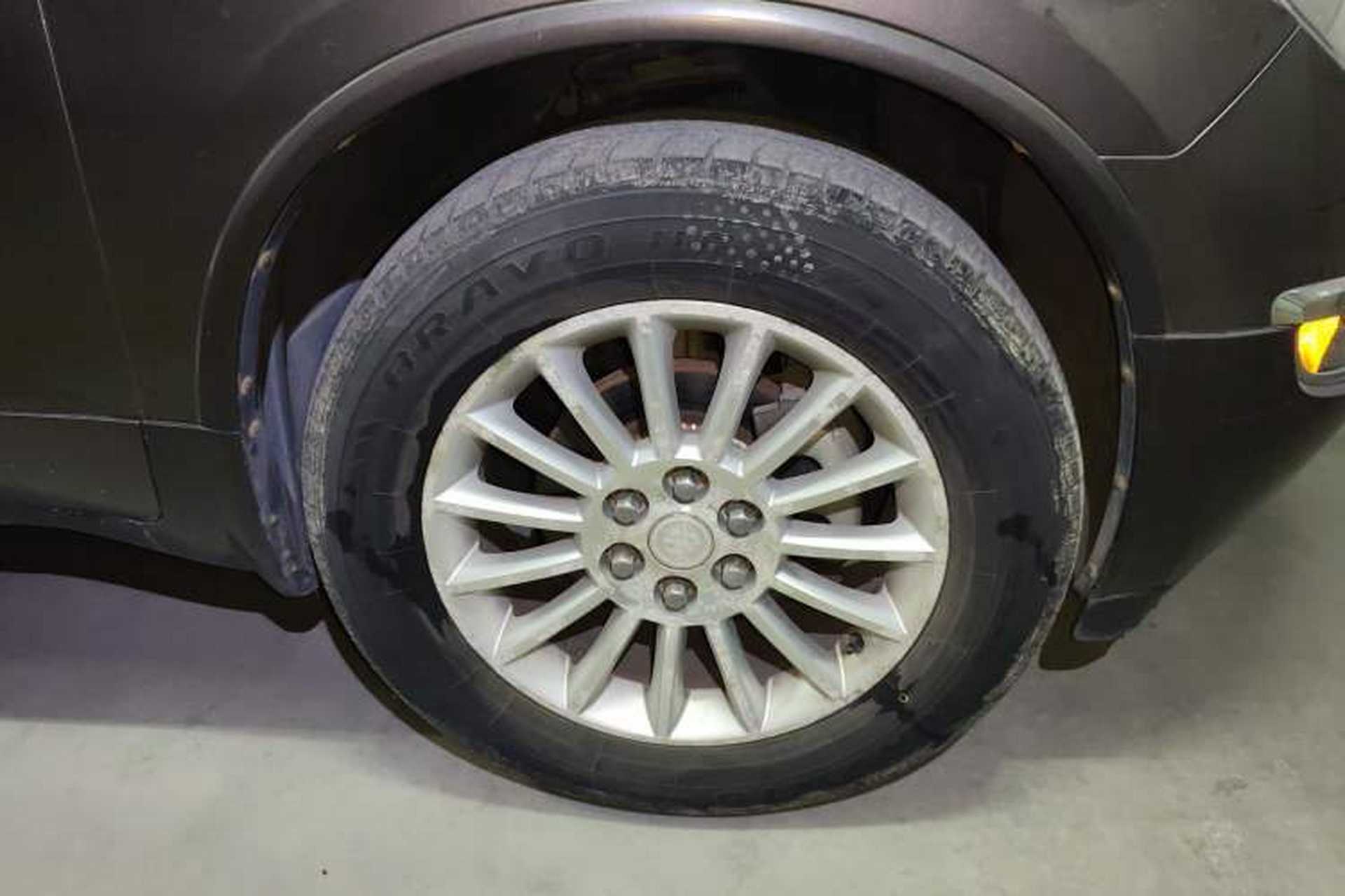 Used Buick Enclave 2010 3.6L Flagship Edition Right Front Wheel Hub