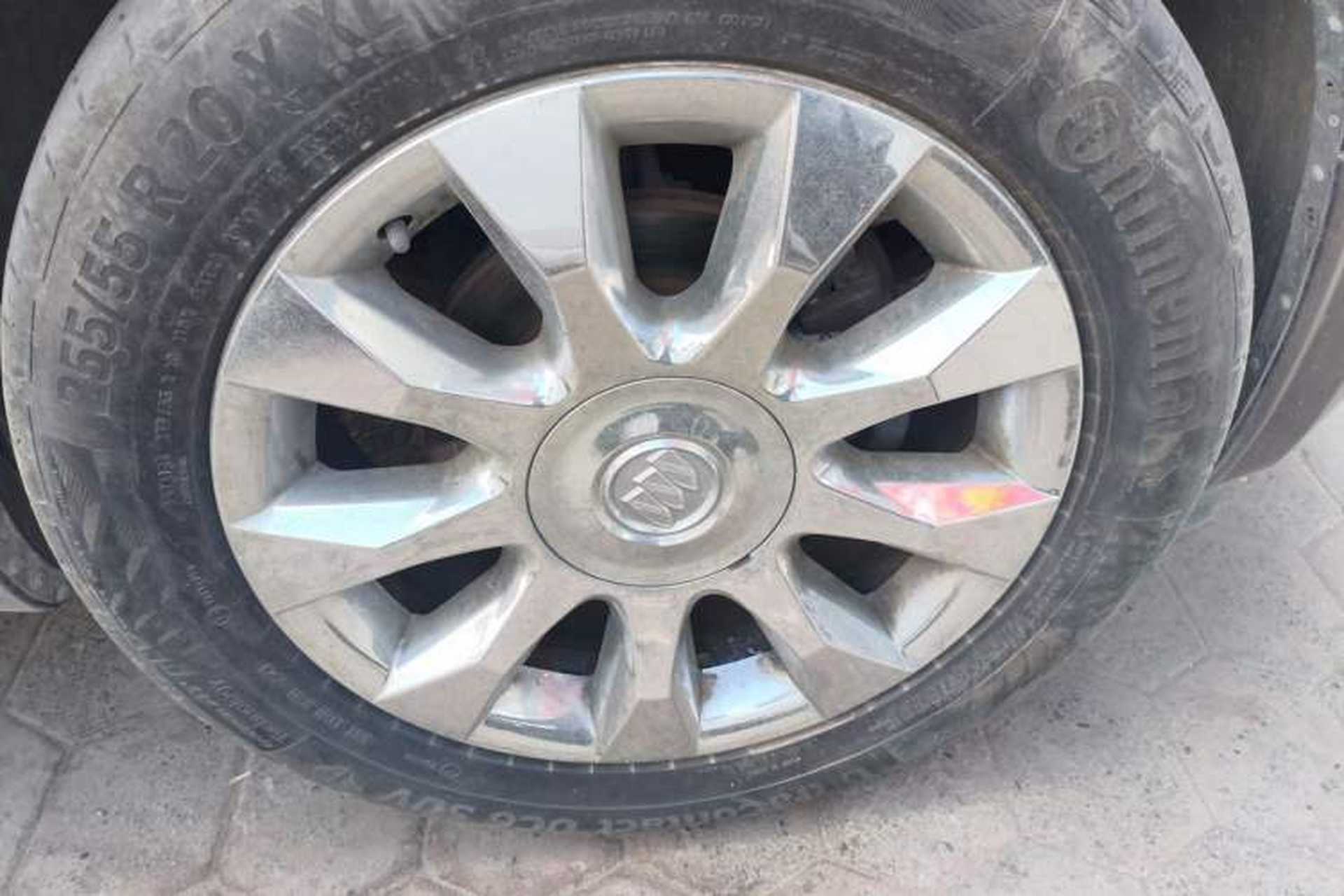 Used Buick Enclave 2010 3.6L Flagship Edition Right Front Wheel Hub
