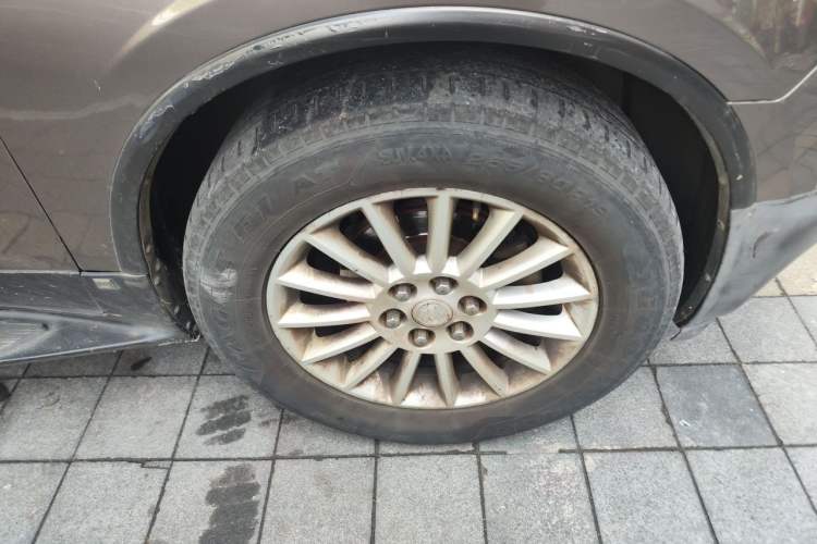Used Buick Enclave 2010 3.6L Elite Edition Right Front Wheel Hub