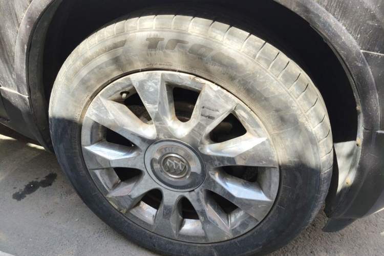 Used Buick Enclave 2010 3.6L Flagship Edition Right Front Wheel Hub