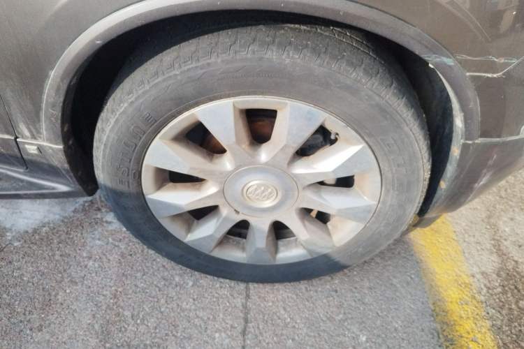 Used Buick Enclave 2010 3.6L Elite Edition Right Front Wheel Hub