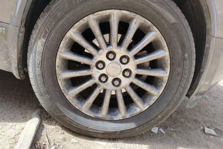 Used Buick Enclave 2010 3.6L Elite Edition Right Front Wheel Hub