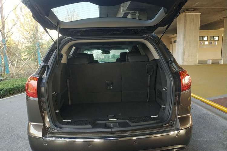 Used Buick Enclave 2010 3.6L Elite Edition Trunk