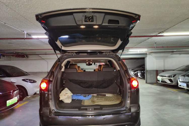 Used Buick Enclave 2010 3.6L Elite Edition Trunk