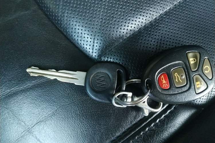 Used Buick Enclave 2010 3.6L Elite Edition Vehicle Key