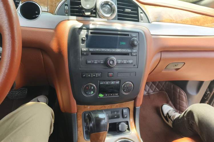 Used Buick Enclave 2010 3.6L Flagship Edition Audio And AC Panel