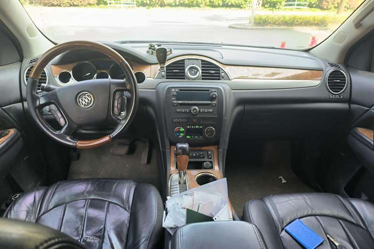 Used Buick Enclave 2010 3.6L Elite Edition Center Console