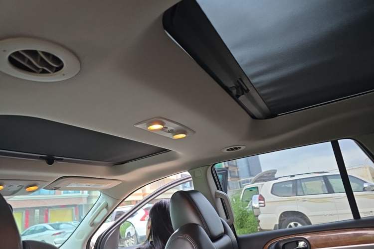 Used Buick Enclave 2010 3.6L Elite Edition Headliner
