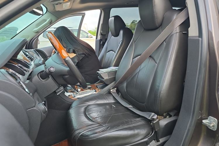 Used Buick Enclave 2010 3.6L Elite Edition Left Front Seat