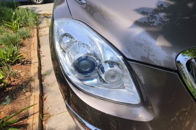 Used Buick Enclave 2010 3.6L Flagship Edition Right Front Headlight