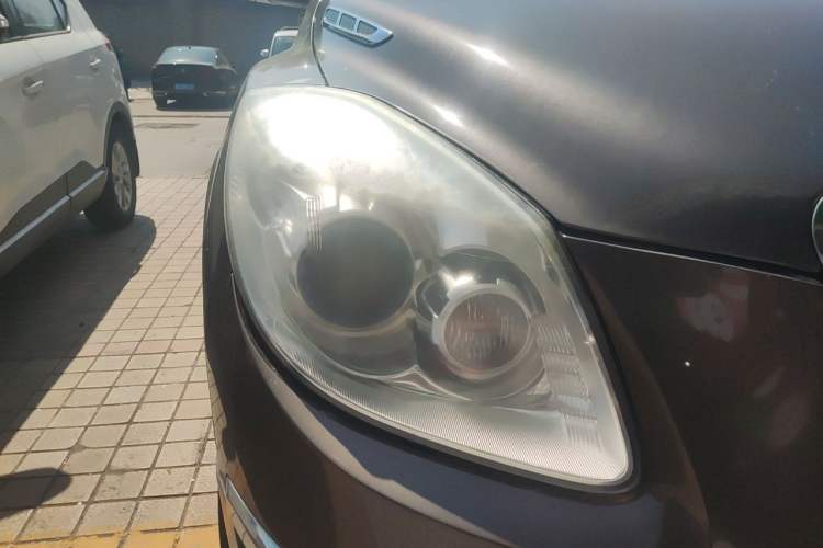 Used Buick Enclave 2010 3.6L Flagship Edition Right Front Headlight