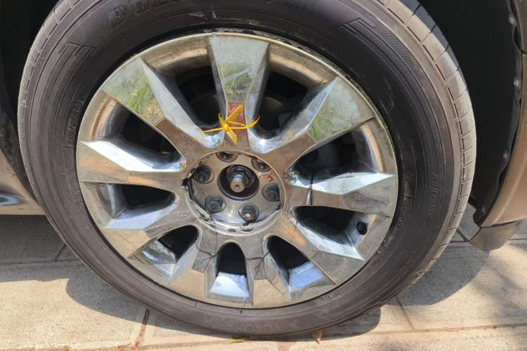 Used Buick Enclave 2010 3.6L Flagship Edition Right Front Wheel Hub