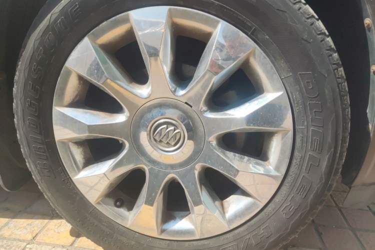 Used Buick Enclave 2010 3.6L Flagship Edition Right Front Wheel Hub
