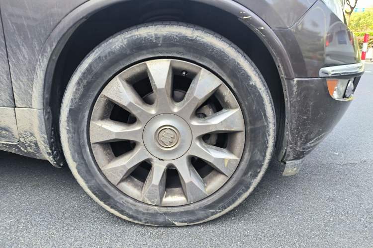 Used Buick Enclave 2010 3.6L Elite Edition Right Front Wheel Hub