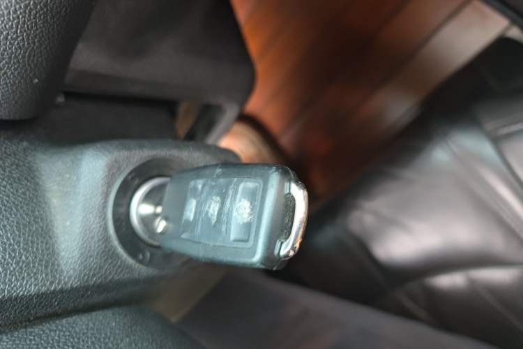 Used Buick Enclave 2010 3.6L Elite Edition Vehicle Key
