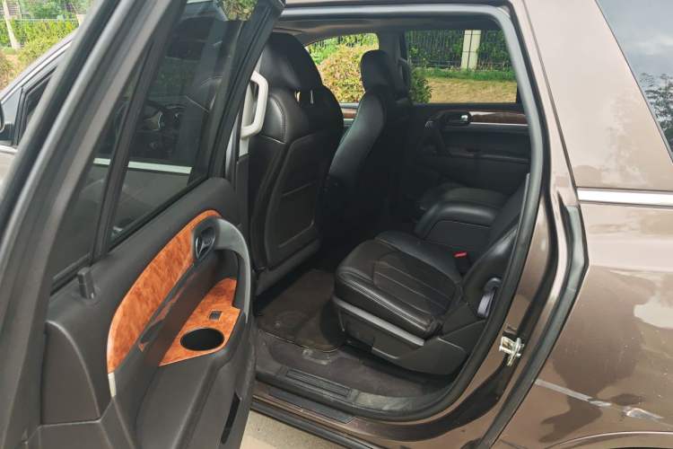 Used Buick Enclave 2010 3.6L Elite Edition Left Rear Seat