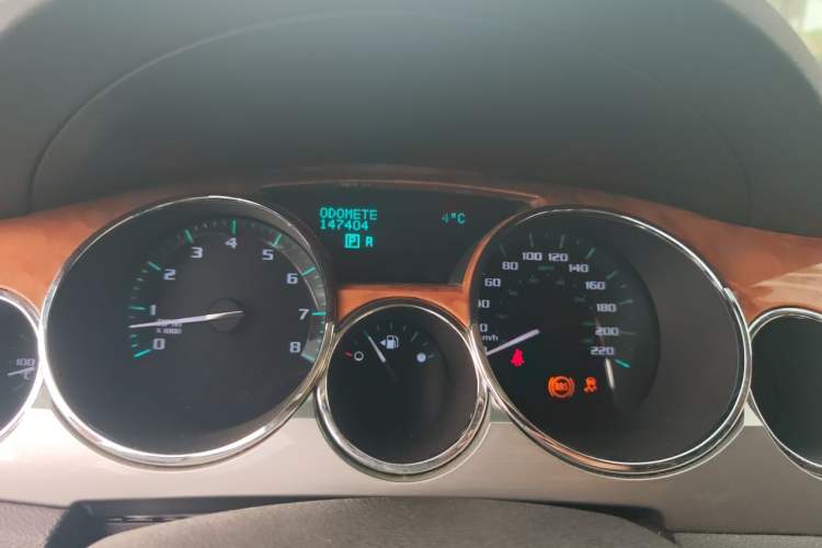 Used Buick Enclave 2010 3.6L Elite Edition Odometer Close Up