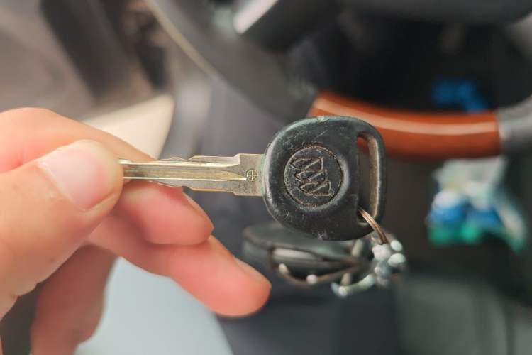 Used Buick Enclave 2010 3.6L Elite Edition Vehicle Key