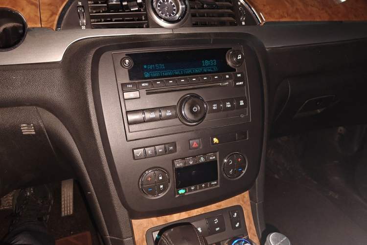 Used Buick Enclave 2010 3.6L Elite Edition Audio And AC Panel