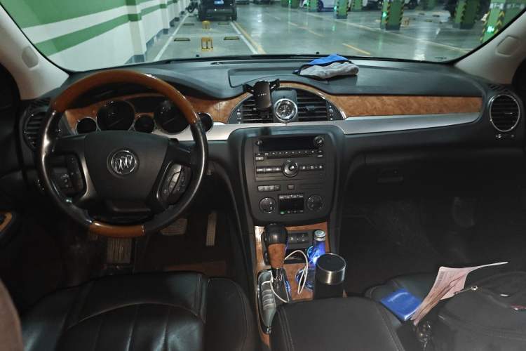 Used Buick Enclave 2010 3.6L Elite Edition Center Console