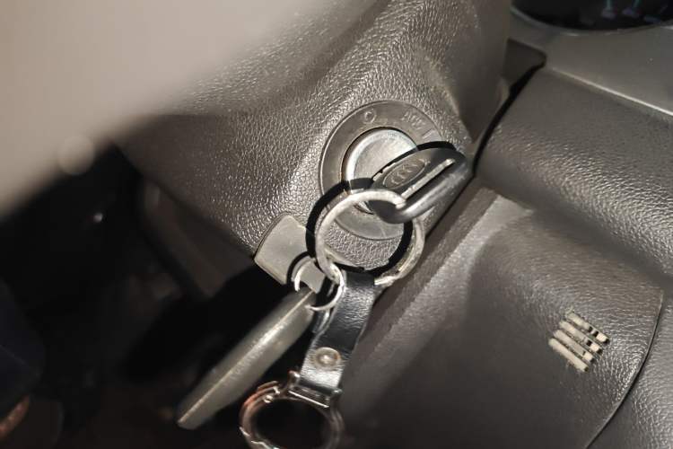 Used Buick Enclave 2010 3.6L Elite Edition Vehicle Key