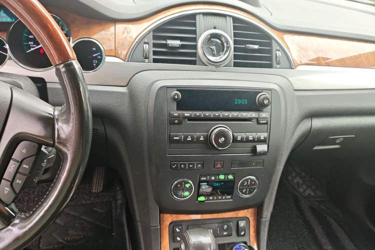 Used Buick Enclave 2013 3.6L Two-Wheel-Drive Elegance Edition Audio And AC Panel