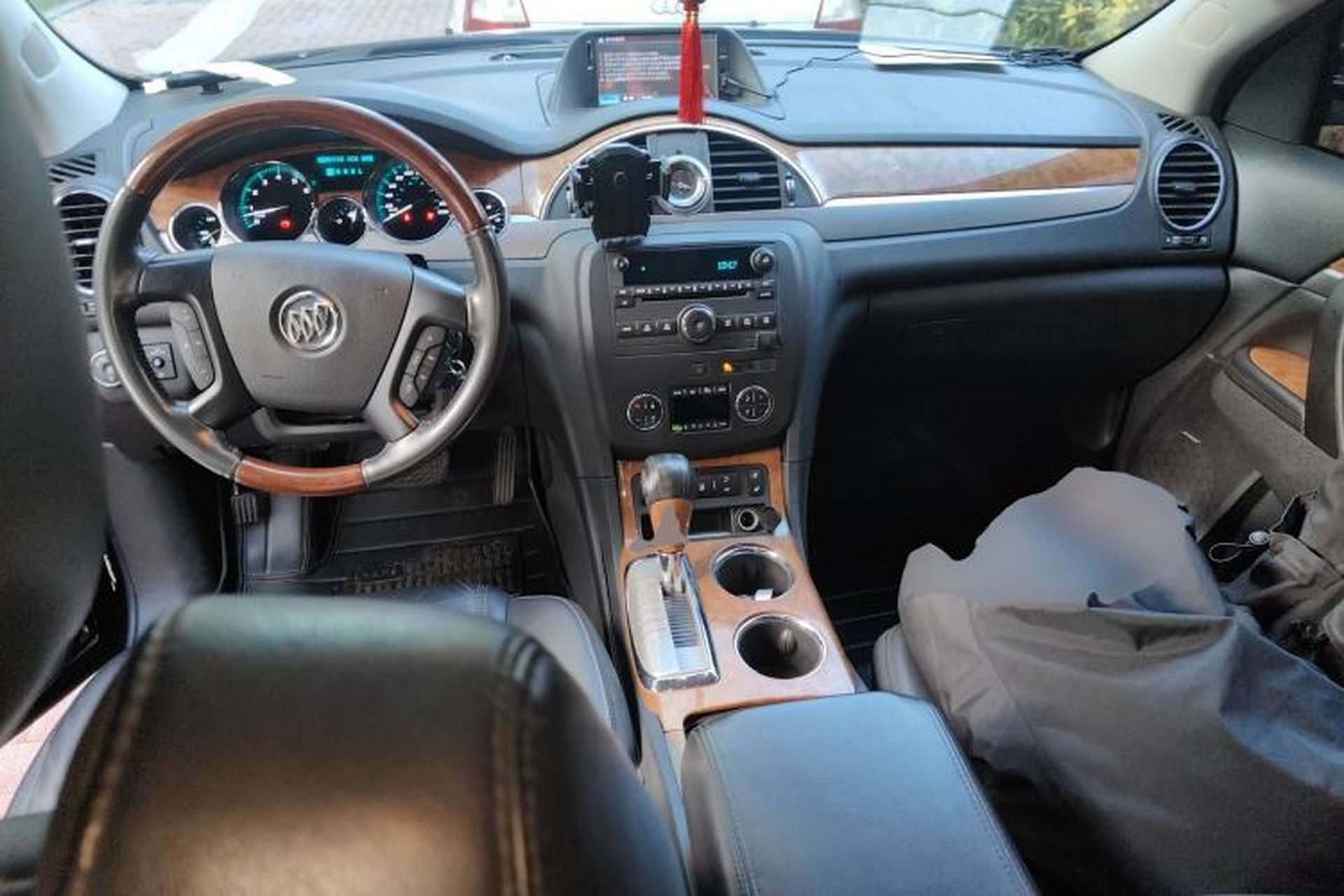 Used Buick Enclave 2013 3.6L Four-Wheel Drive Elite Edition Center Console