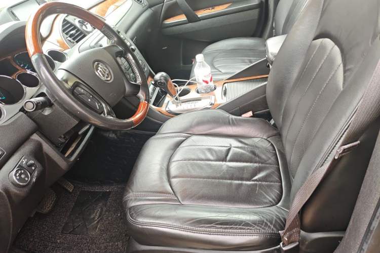 Used Buick Enclave 2013 3.6L Two-Wheel-Drive Elegance Edition Driver Seat