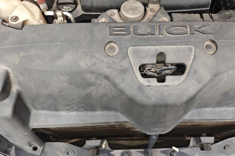 Used Buick Enclave 2013 3.6L Two-Wheel-Drive Elegance Edition Engine Bay