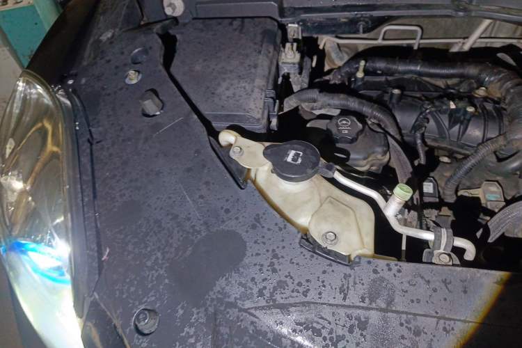 Used Buick Enclave 2013 3.6L Two-Wheel-Drive Elegance Edition Engine Bay Right