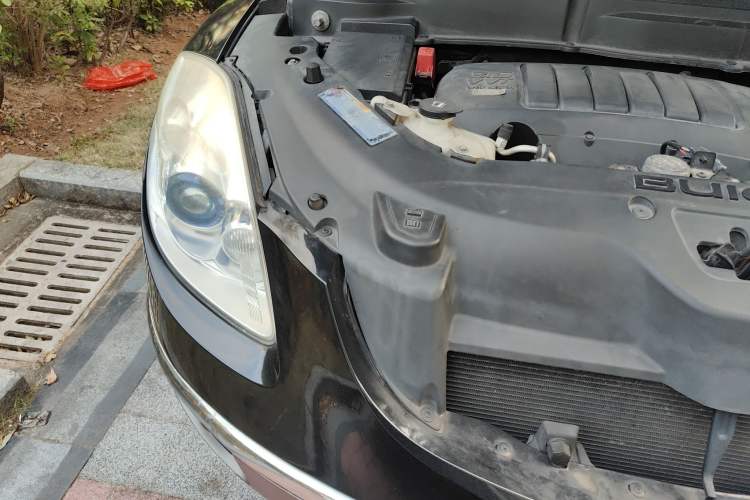 Used Buick Enclave 2013 3.6L Four-Wheel Drive Elite Edition Engine Bay Right
