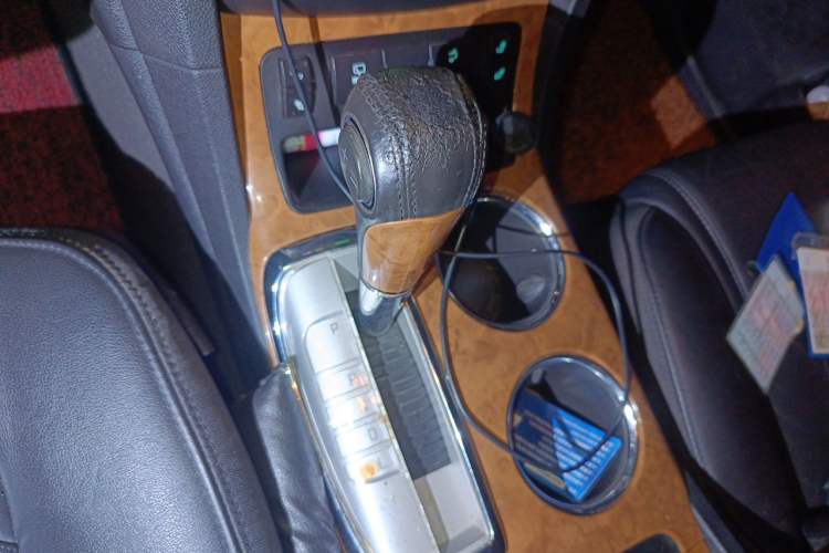 Used Buick Enclave 2013 3.6L Two-Wheel-Drive Elegance Edition Gear Lever