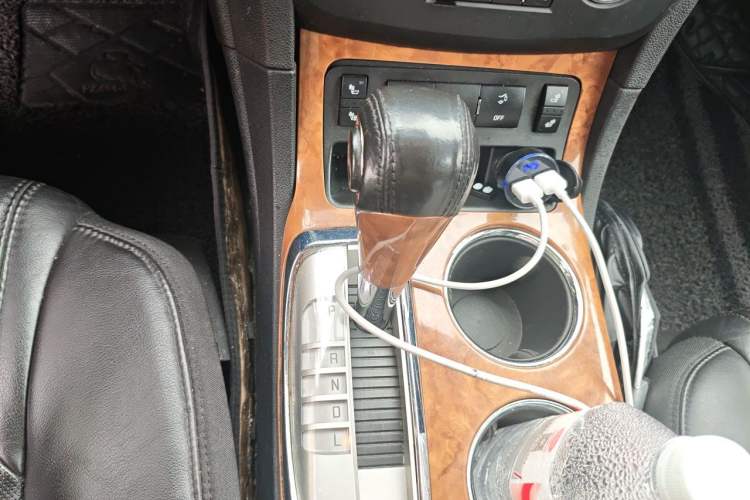 Used Buick Enclave 2013 3.6L Two-Wheel-Drive Elegance Edition Gear Lever