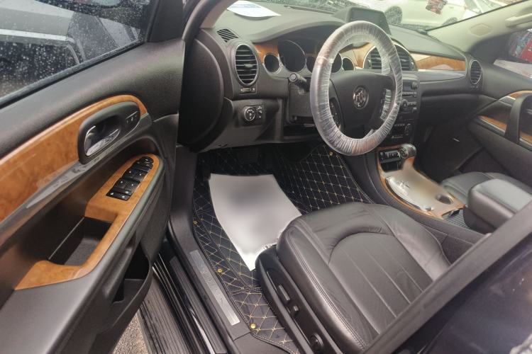 Used Buick Enclave 2013 3.6L Two-Wheel-Drive Elegance Edition Interior 2