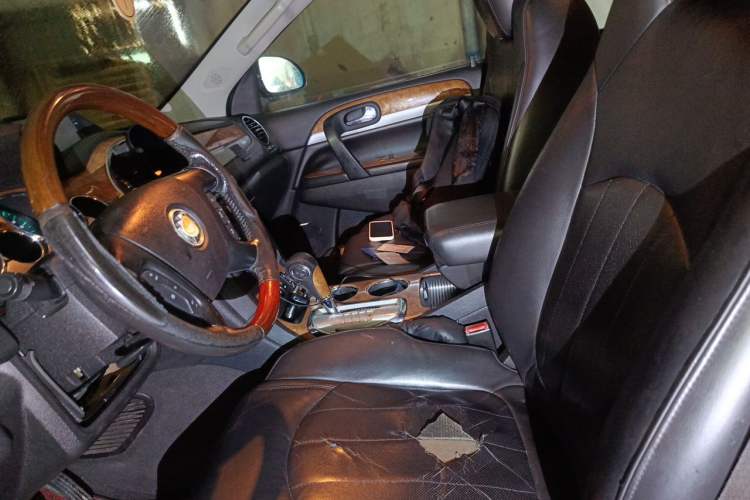 Used Buick Enclave 2013 3.6L Two-Wheel-Drive Elegance Edition Left Front Seat