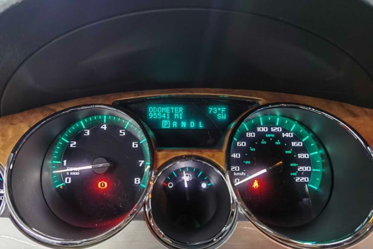 Used Buick Enclave 2013 3.6L Four-Wheel Drive Elite Edition Odometer Close Up