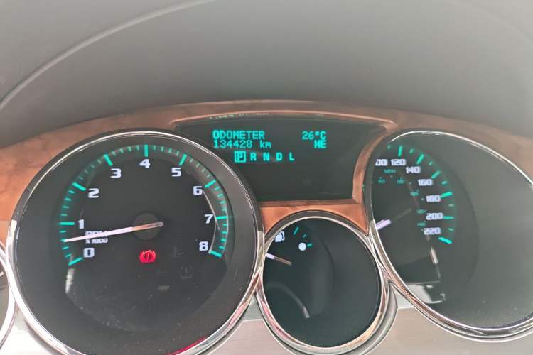 Used Buick Enclave 2013 3.6L Two-Wheel-Drive Elegance Edition Odometer Close Up