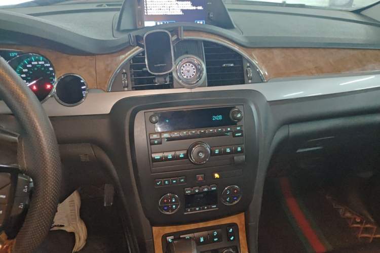 Used Buick Enclave 2013 3.6L Four-Wheel Drive Elite Edition Audio And AC Panel