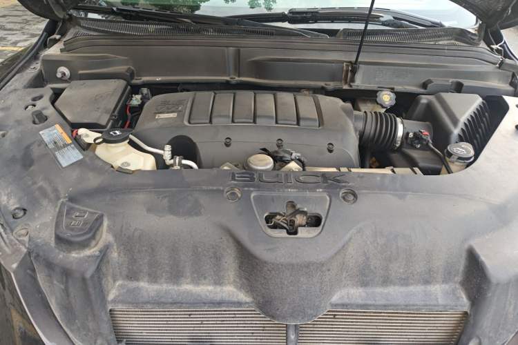 Used Buick Enclave 2013 3.6L Two-Wheel-Drive Elegance Edition Engine Bay