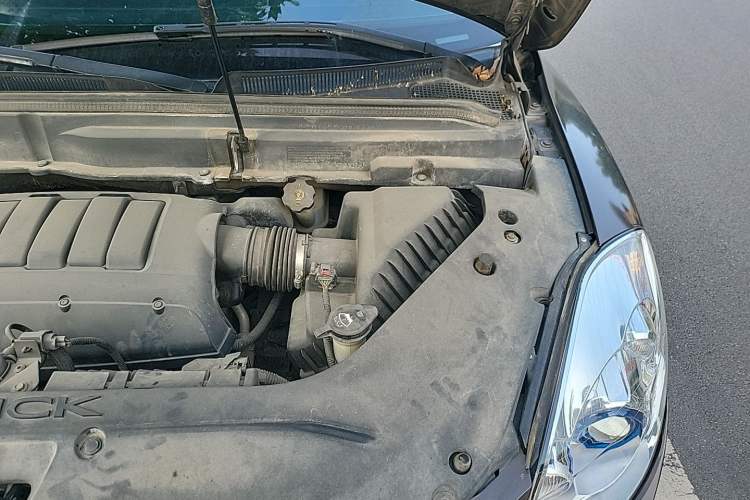 Used Buick Enclave 2013 3.6L Two-Wheel-Drive Elegance Edition Engine Bay Left