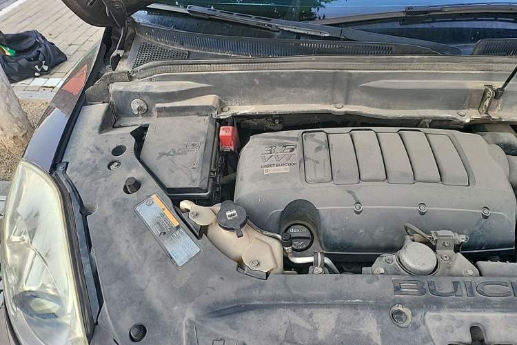 Used Buick Enclave 2013 3.6L Two-Wheel-Drive Elegance Edition Engine Bay Right